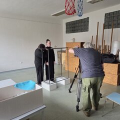 Zuzka, Bára a Vítek - příprava scény, Karkula hledá odraz světla